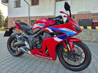 Prodám Honda CBR 650R E-clutch, r. v. 2024, ABS, TC, záruka - 2