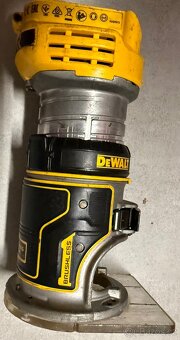Dewalt aku ohranovaci freza DCW600 - 2