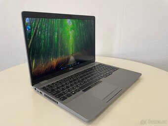 Dell Latitude 5511 • i7 • 32GB • 512GB SSD • FHD - 2