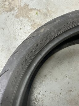 Pirelli rosso 3 - 2