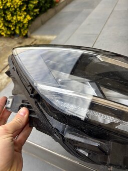 Passat B8 fulled světlomet pravý - 2