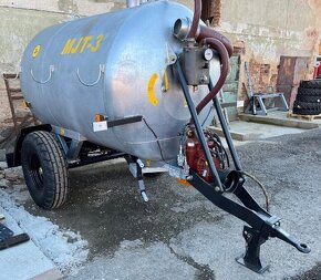 Cisterna - fekální vůz - 2