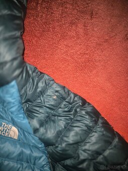The NORTH FACE 800PRO perova bunda vel .XL stav 8/10 , - 2