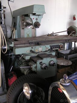 Univerzální frézka Stanko 6P83 - 2