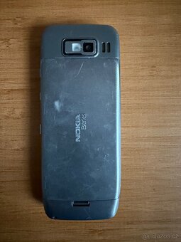Nokia e52 na náhradní díly - 2