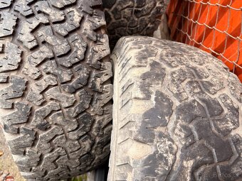 Prodám terénní pneu 31x10,5 r15 BFG - 2