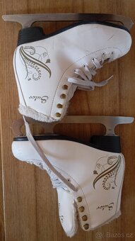 Dívčí lední brusle 36 - 2