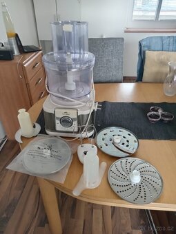 Kuchynsky robot Eta - 2