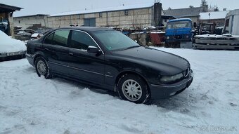 BMW E39 528i - 2