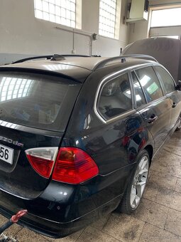BMW E91 330XD celek na díly - 2