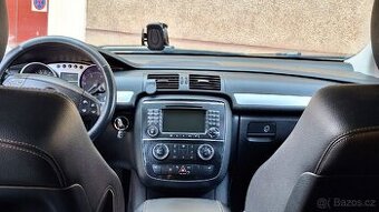 Mercedes-bens R320 2009 roku - 2