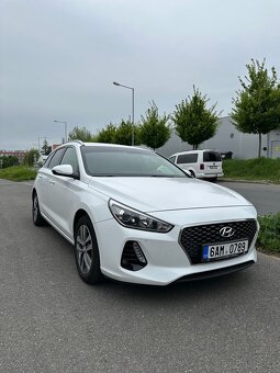 TOP - Hyundai i30 Combi 1.6 CRDI - SERVIS - 2