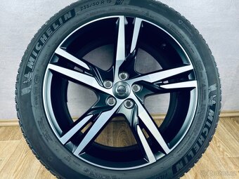 TOP kola zimní R19 Volvo XC40 originál - 2