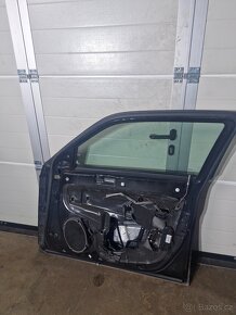 pravé přední dveře z Chrysler 300c LX 3.0crd 160kw - 2