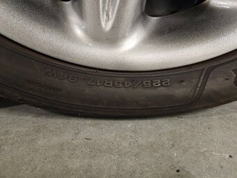 Prodam kola R17 + pneumatiky 255/45 R17 - 2