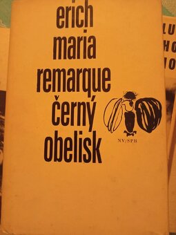 8x E.M. Rremarque, 3x E. Hemingway - 2