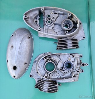 Kartery (bloky motoru) na Jawa 250/353 - 2