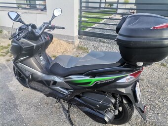 Kawasaki J300 - 2