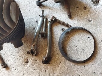 Prodám konvolut dílů na ČZ 150 C - 2