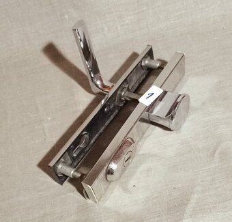 Bezpečnostní dveřní kování kliky dveře asi Rostex? - 2