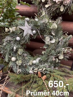 Adventní a vánoční věnce na dveře - 2