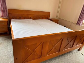 Manželská postel z masivu 200x200 cm od truhláře - 2