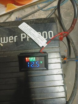 Záložní zdroj měnič napětí - 2