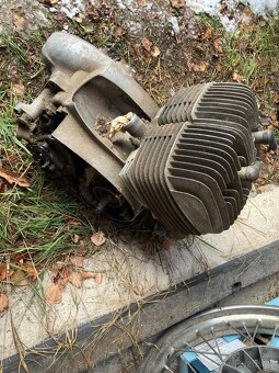 Polomotor různě kompletní Jawa 350/362 Californian - 2