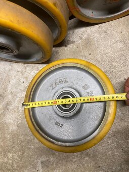 Polyuretanové - Litinová kolečka - 2