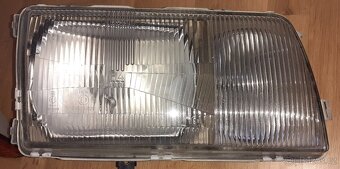 Predám pravé svetlo a blinker na Mercedes W126 - 2