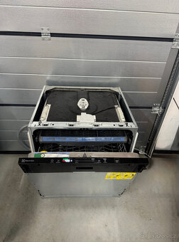 Vestavná myčka electrolux, automatické otevírání - 2