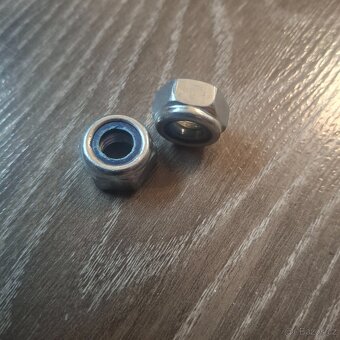 Šroub pozinkovaný 8 x 20 mm - 2