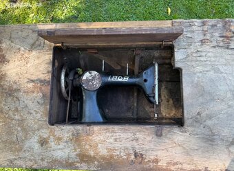 Šicí stroj Lada - 2