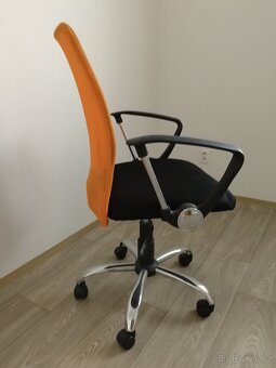Kancelářská židle - 2