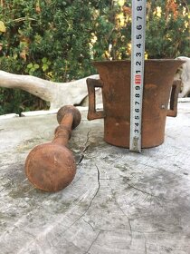 Hmoždíř litinový s tloukem - 2