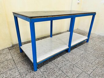 Pracovní stůl - 2