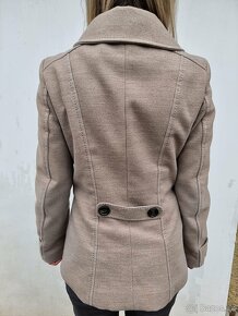 Dámský jarní kabát krátký béžový - 2