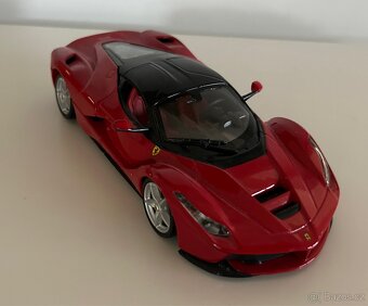 Ferrari LaFerrari red/black 1:24 Bburago - 2