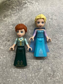 LEGO® Disney 43172 Elsa a její kouzelný ledový palác - 2