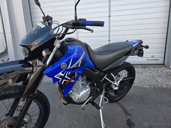 YAMAHA XT 125 R 2012 - 2