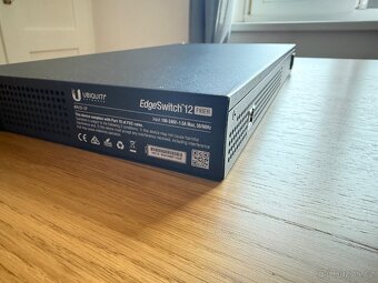 Ubiquiti EdgeSwitch ES-12F - 2