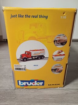 Bruder Nákladní auto MACK Granite cisterna - Bruder 02827 - 2