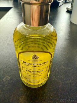 Vlasové tonikum Truefitt @ Hill Freshman - 2