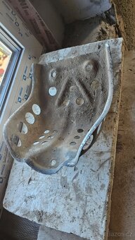 Kryt motoru honda xl 600 - 2