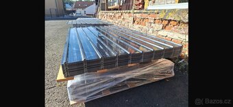 Nové trapézové a vlnkové plechy s povrchovou úpr. RAL 7016 - 2