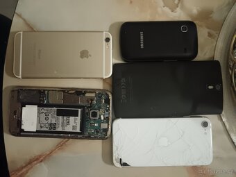 Telefony na náhradní díly - 2