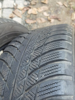 zimní 215 55 17 Bridgestone - 2
