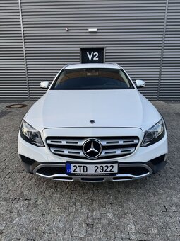 Mercedes Benz E-Class E220D 4matic Alltrain - 2