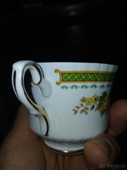 Prodám pět anglických porcelánových čajových šálků.,,ROYAL S - 2