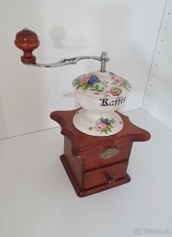 Mlýnek na kávu - 2